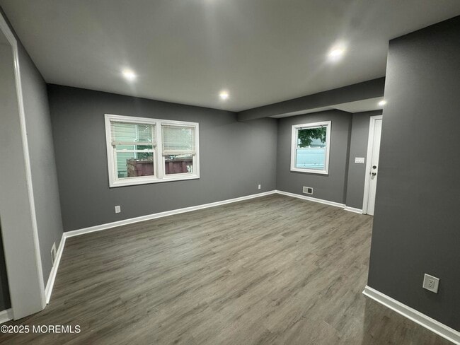 Building Photo - 315 Lorillard Ave