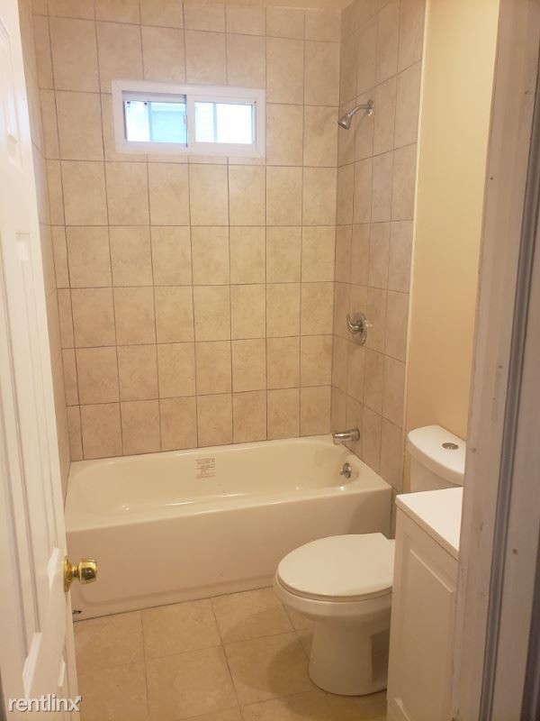 Building Photo - 3 br, 1 bath Apartment - 4 Colley St 1 Unit 1