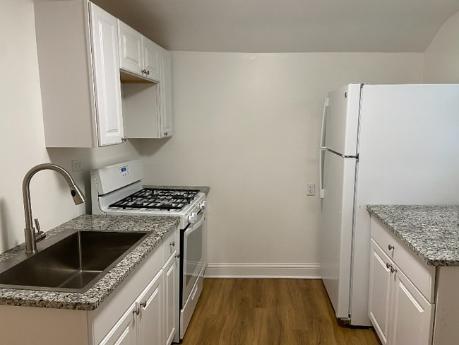 Building Photo - 918 Watson St SW