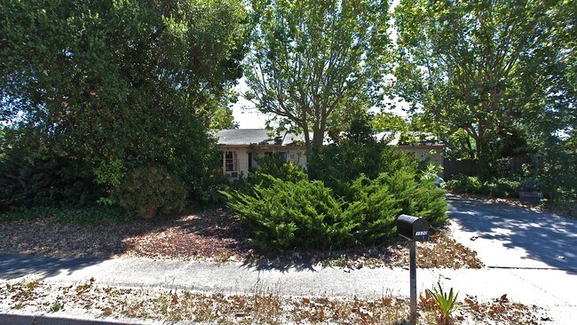 Building Photo - 1520-1524 Ditty Ave