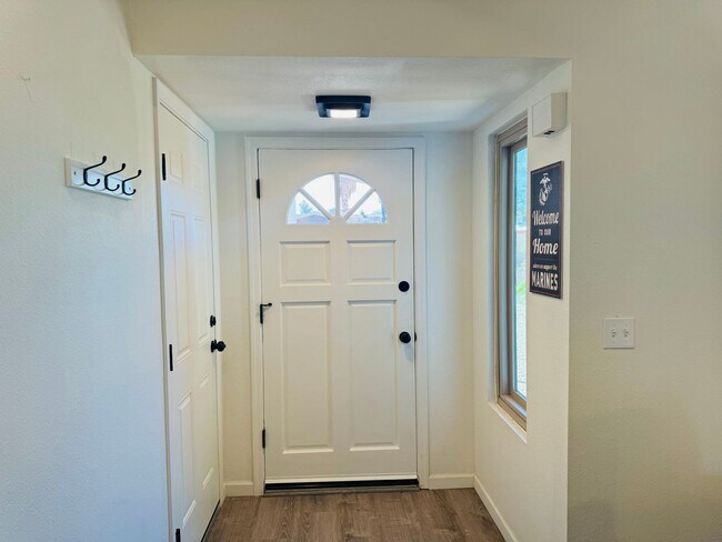 Building Photo - WINTER VACATION RENTAL: Newly Updated 3-Bedroom Home by the River with RV Parking