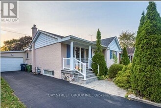 Building Photo - 30 Ivordale Crescent