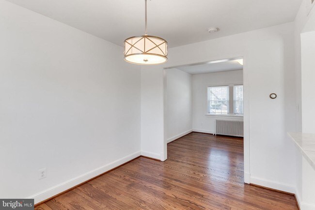 Foto del edificio - 1053 N Monroe St