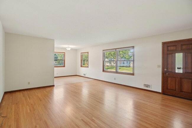 Foto del edificio - 3705 Colorado Ave S