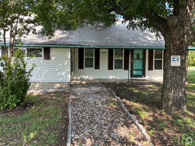 Building Photo - 231 Paluxy St
