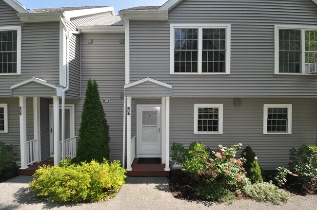 Foto del edificio - 181 Riverside Townhouses Rd