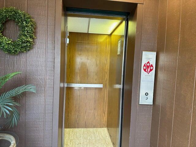 Foto del edificio - 1800 SE St Lucie Blvd