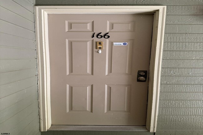 Foto del edificio - 166 Sussex Pl