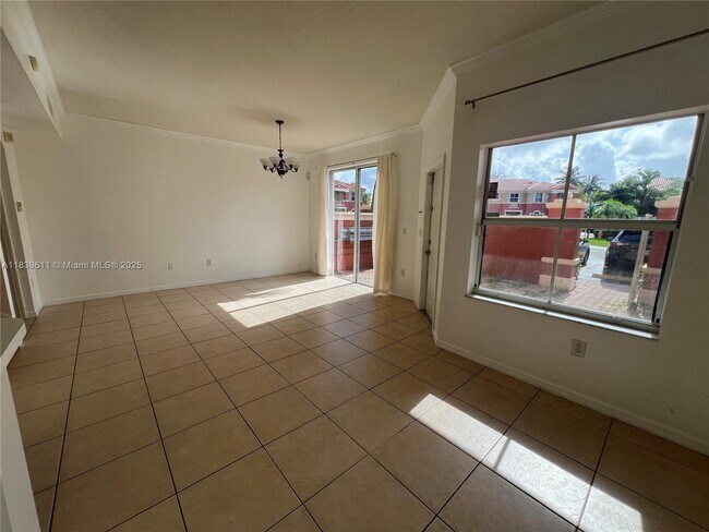 Foto del edificio - 6202 NW 115th Pl