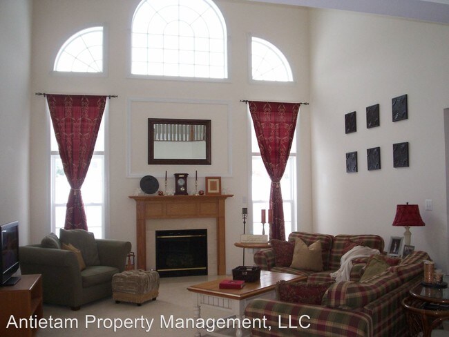 Building Photo - 11630 Blue Mountain Dr