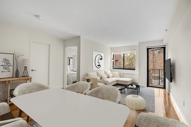 Building Photo - 101 W 15th St