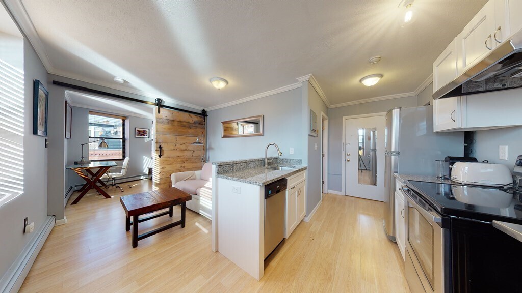 Foto principal - 182 Salem St
