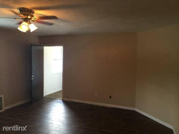 Building Photo - 6024 NW Expressway