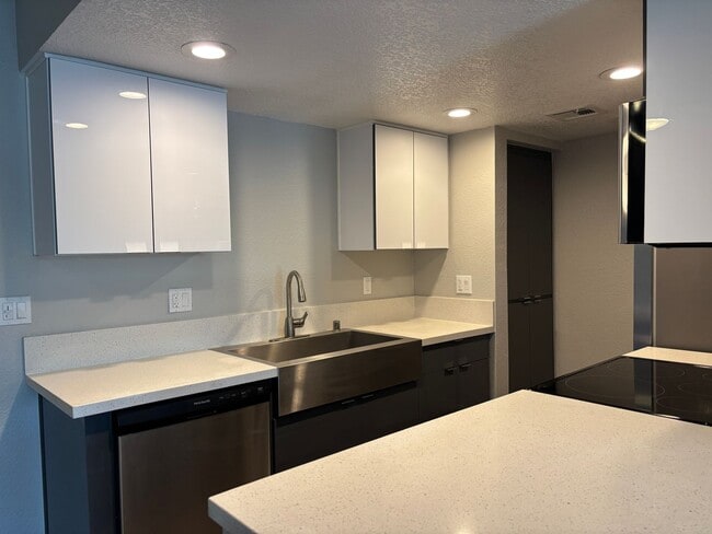 Interior Photo - The 3900 Apartments