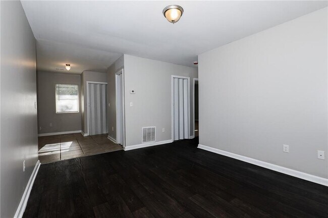 Foto del edificio - 2853 Belvedere Ln