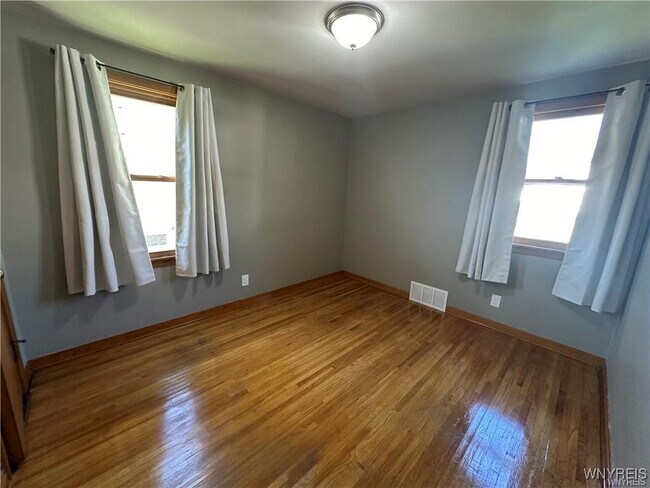 Foto del edificio - 40 Oehman Blvd