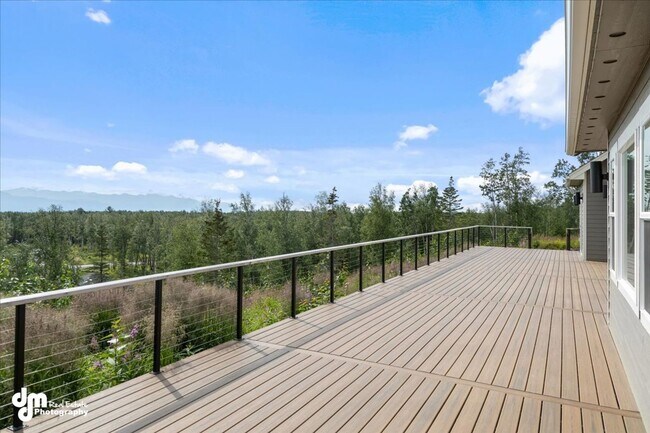 Building Photo - Custom home with Amazing views! High class...