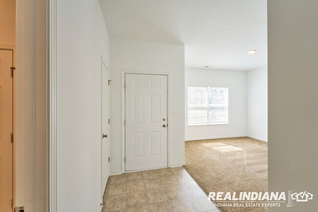 Foto del edificio - 5151 Bramwell Ln