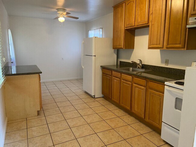 Foto del edificio - Well maintained 2 bed/1 bath unit in heart...