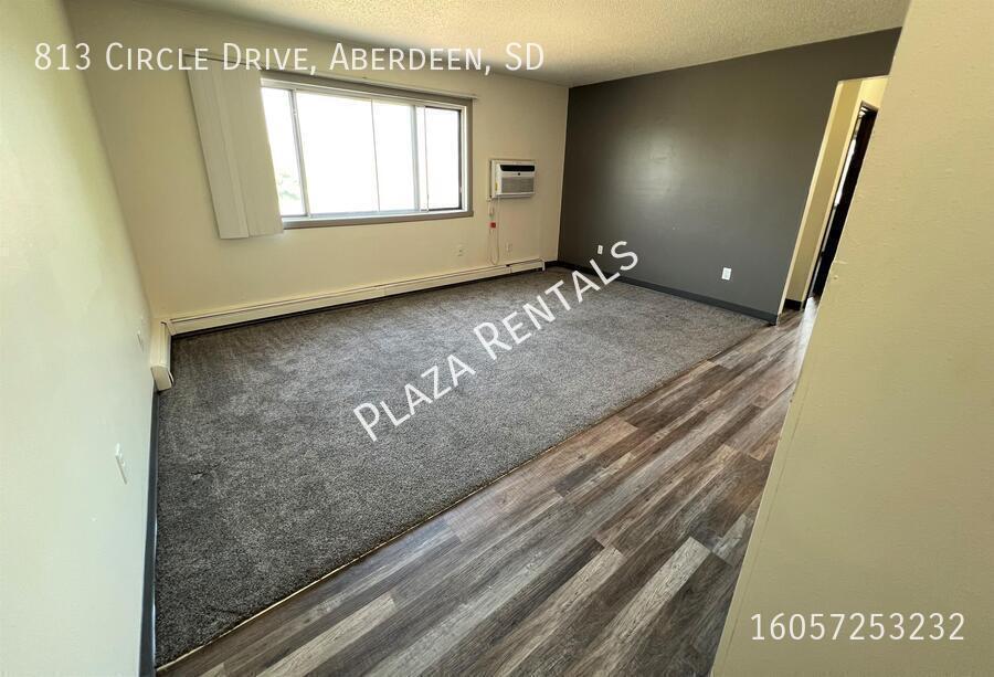 Foto principal - 222 S Greenwood St