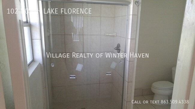 Building Photo - Southeast Winter Haven LOTS OF SQUAREFOOTAGE