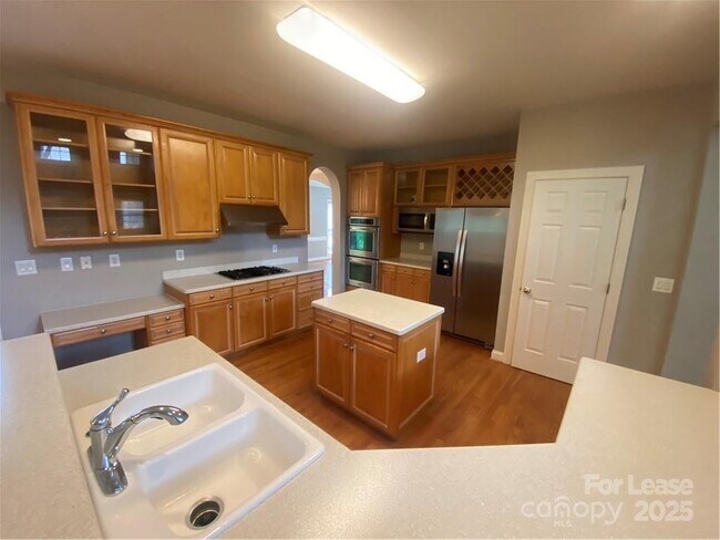 Foto del edificio - 8730 Devonshire Dr