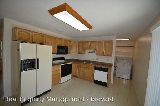 Building Photo - 1261 Vandalia Ave SE