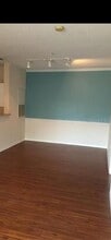 Building Photo - 18001 Richmond Pl Dr