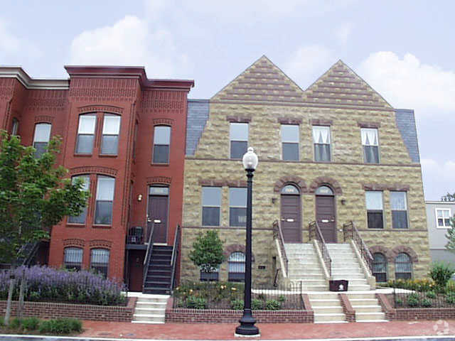 Building - Townhomes on Capitol Hill CO-OP