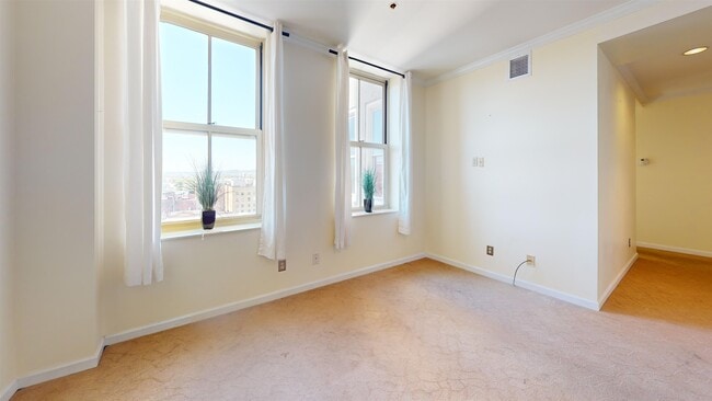Building Photo - 401 10th St