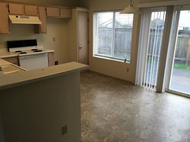 Building Photo - 3 br, 2 bath House - 395 S. Magnolia St