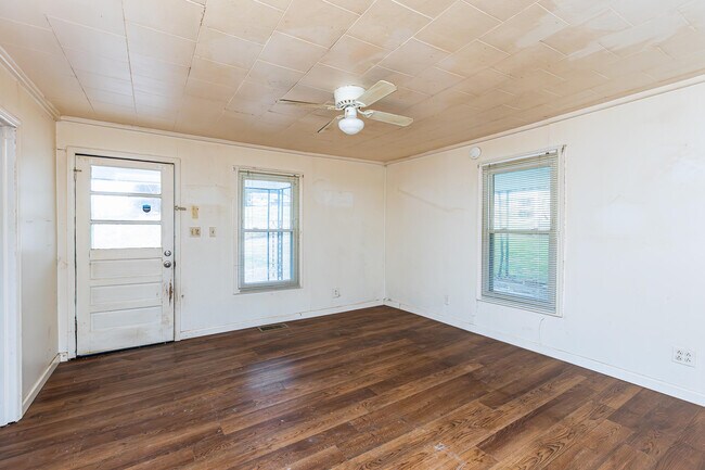 Foto del edificio - 212 Montgomery Ave