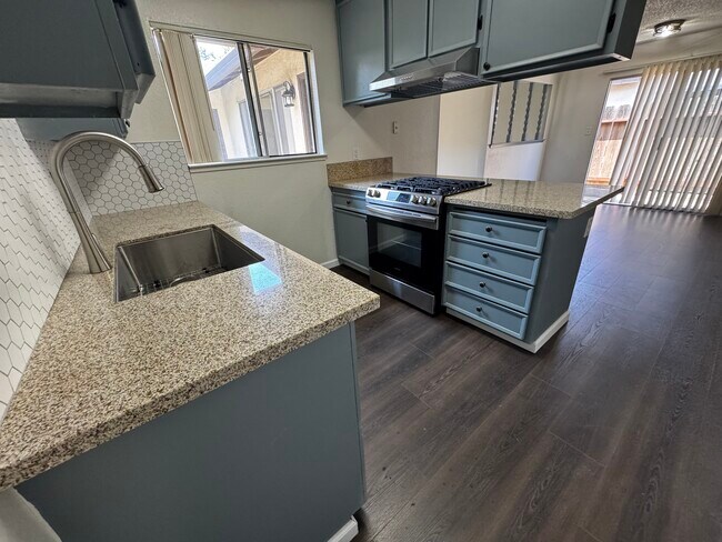 Foto del edificio - 3702 Bridgeford Ln