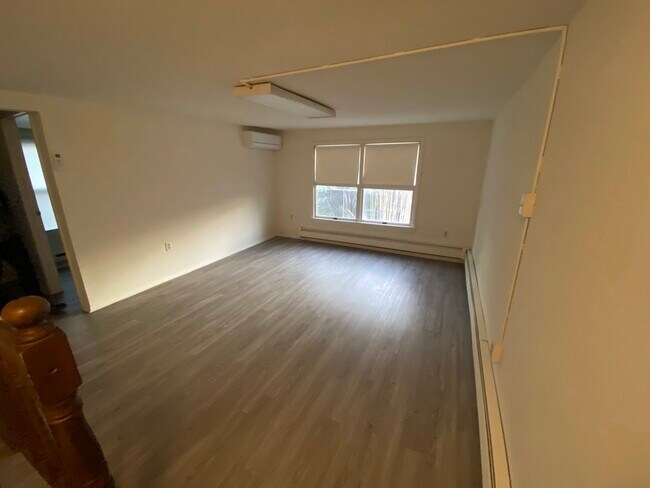 Foto del edificio - 144 Farnsworth Ave