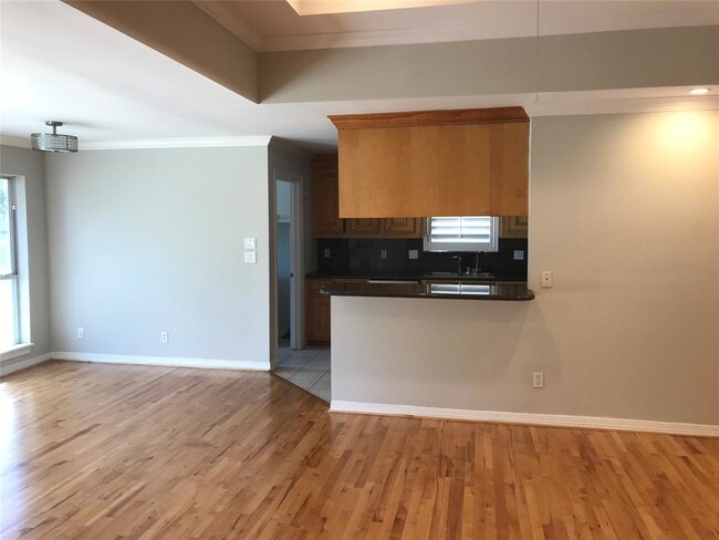 Foto del edificio - 5715 Braesheather Dr