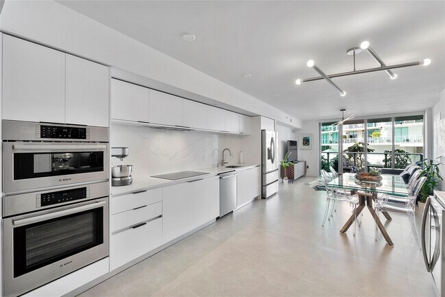 Building Photo - 6620 Indian Creek Dr