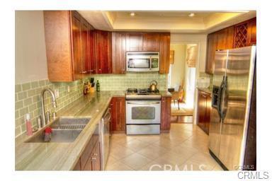 Building Photo - 1010 N Loma Vista Pl