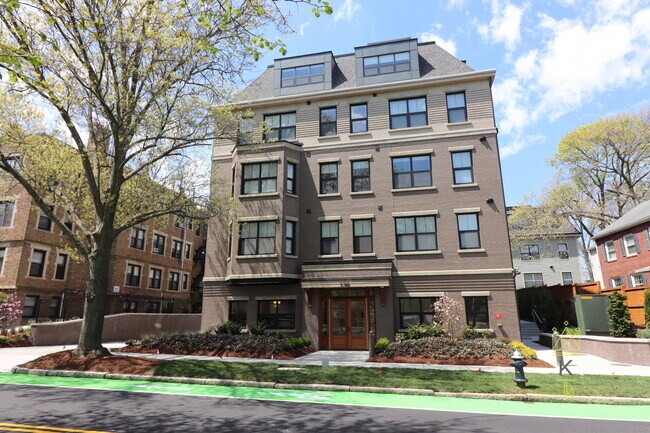 Foto del edificio - 136 Babcock St
