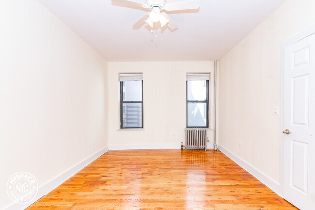 Foto del edificio - 60 Clarkson Ave