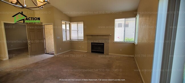 Building Photo - Central Roseville - 3 bedroom, 2 Bathroom ...
