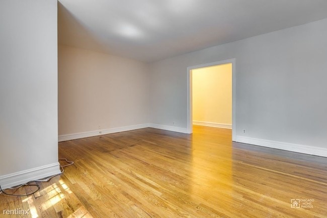 Building Photo - 2 br, 2 bath Condo - 5459 S Ingleside Ave