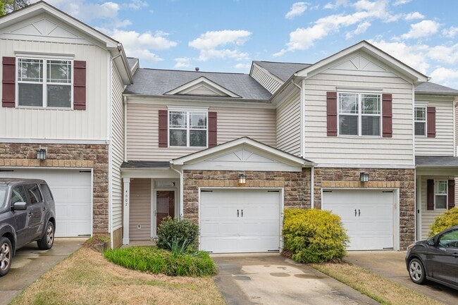 Building Photo - Charming 2-Bedroom Townhome Convenient to ...