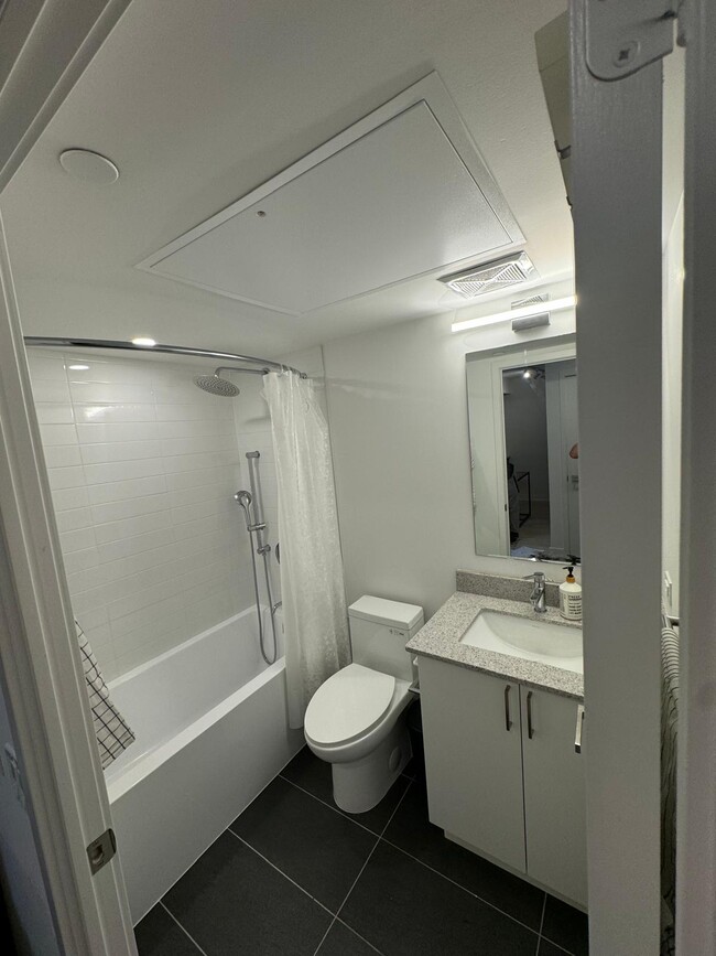 Bathroom - 30 Tretti Wy