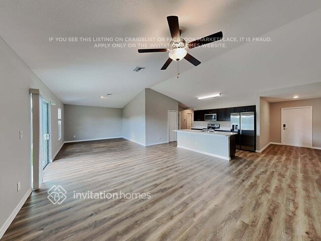 Building Photo - 319 SW 11th Pl