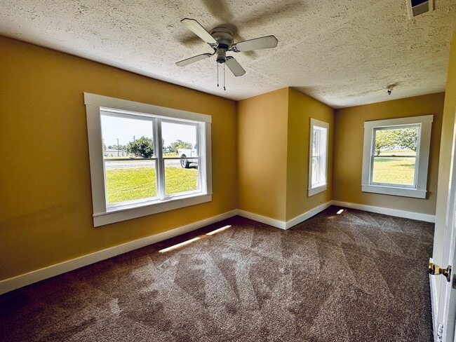 Building Photo - 214 Campus Dr