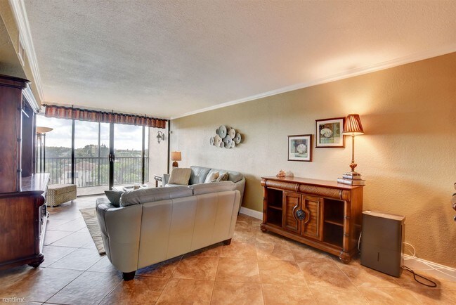 Foto del edificio - 2 br, 2 bath Apartment - 18 Royal Palm Way