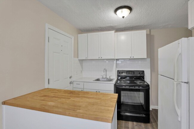 Foto del edificio - 898-900 Racine Ave