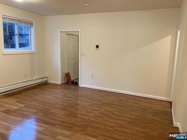 Building Photo - 121 Brookside Ave