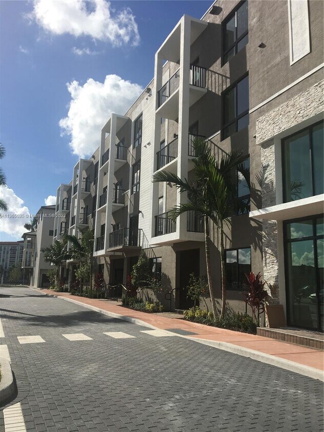 4700 NW 84th Ave Unit 15, Doral, FL 33166 Apartment for Rent in Doral, FL