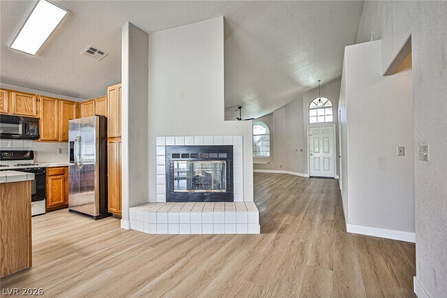 Building Photo - 3923 Mountain Birch St
